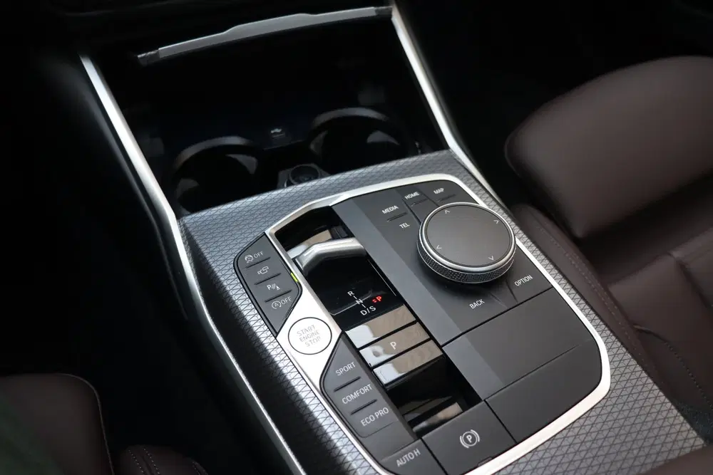 BMW 3-serie 330i xDrive High Executive M Sport Autom uit 2025, foto 14