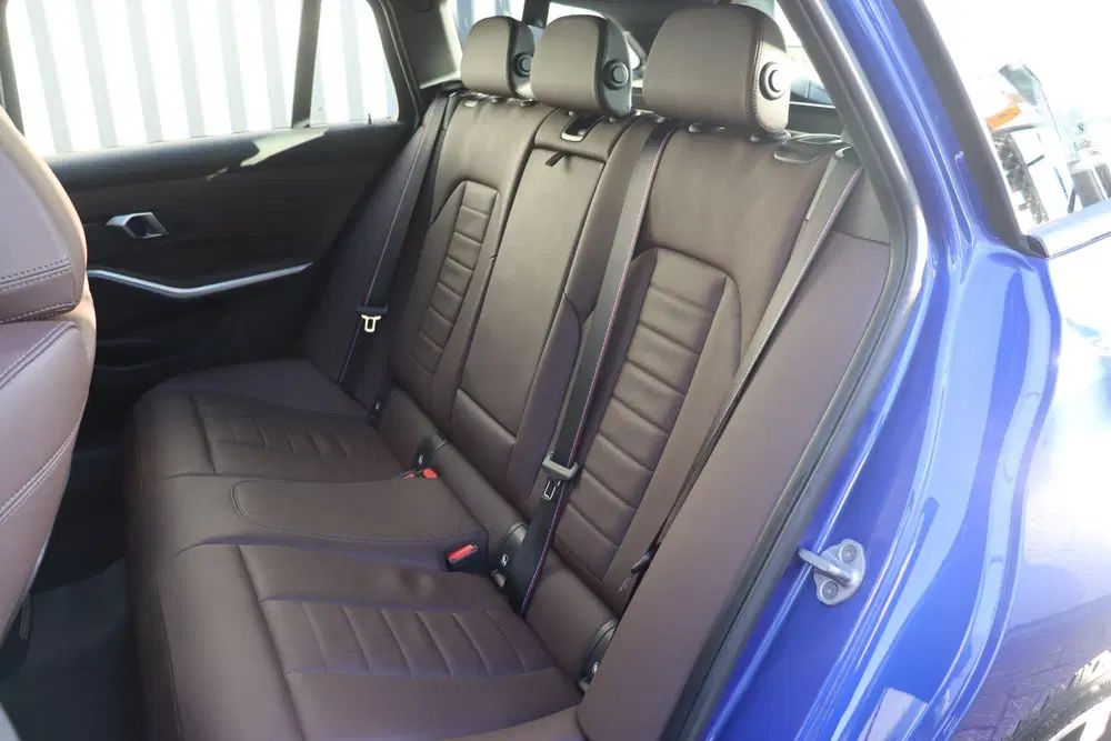 BMW 3-serie 330i xDrive High Executive M Sport Autom uit 2025, foto 6