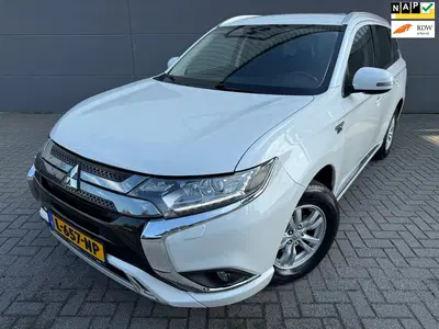 Mitsubishi Outlander 2.4 PHEV Pure*1eEigenaar*Camera*StoelVe uit 2021