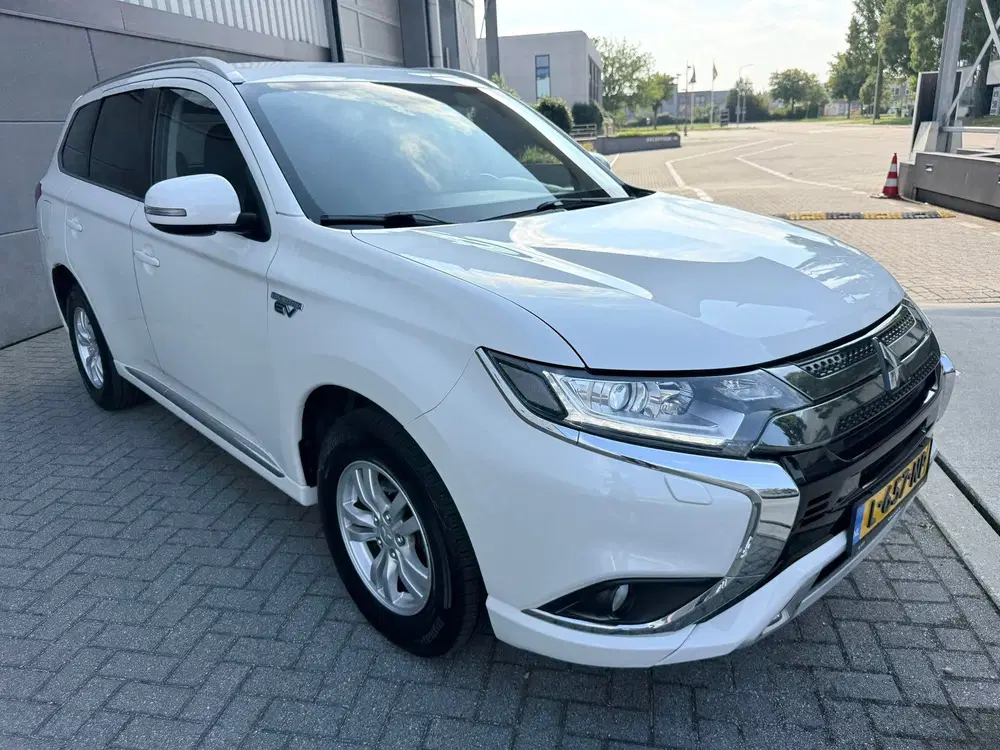 Mitsubishi Outlander 2.4 PHEV Pure*1eEigenaar*Camera*StoelVe uit 2021, foto 3