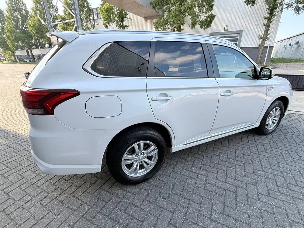 Mitsubishi Outlander 2.4 PHEV Pure*1eEigenaar*Camera*StoelVe uit 2021, foto 5