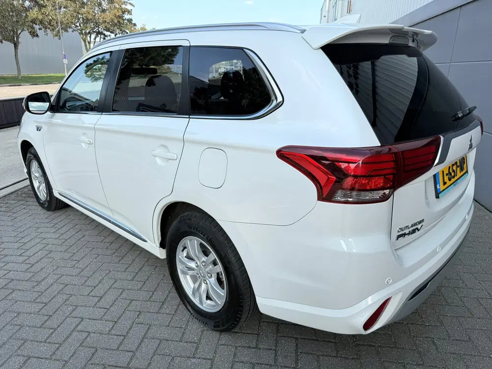 Mitsubishi Outlander 2.4 PHEV Pure*1eEigenaar*Camera*StoelVe uit 2021, foto 7
