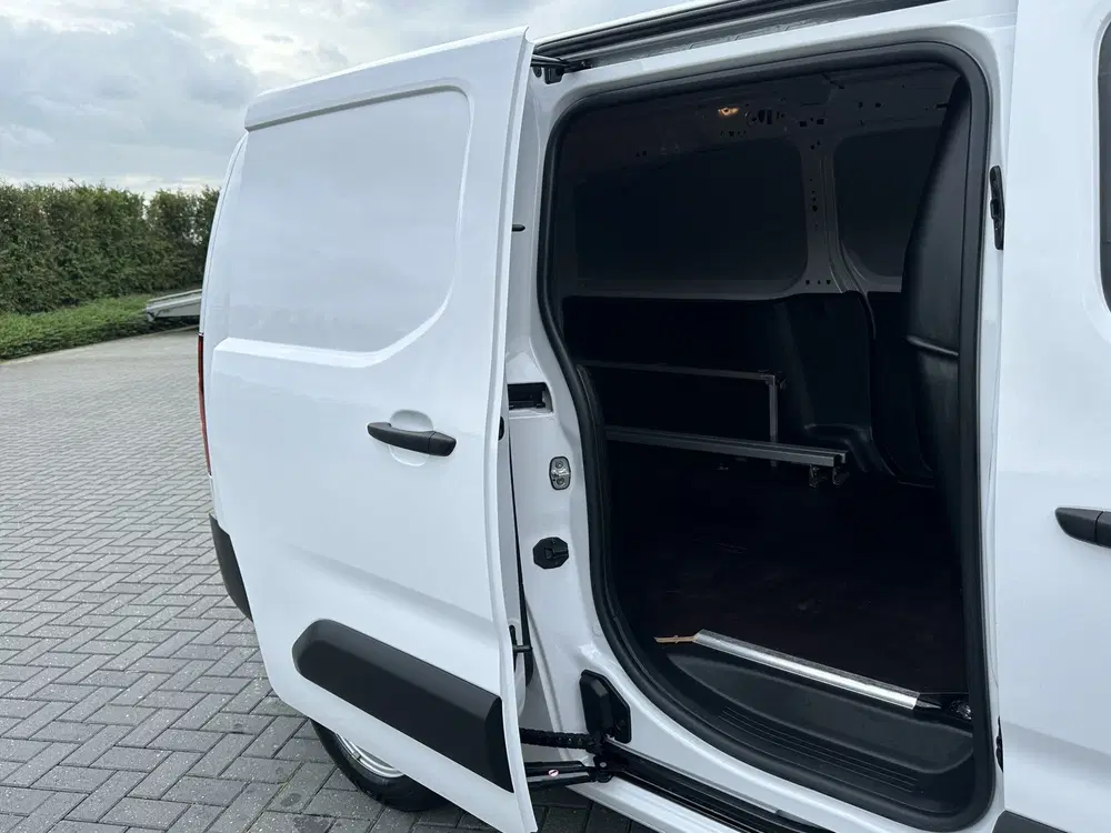 Opel Combo 1.5 BlueHDi 102 PK uit 2024, foto 10