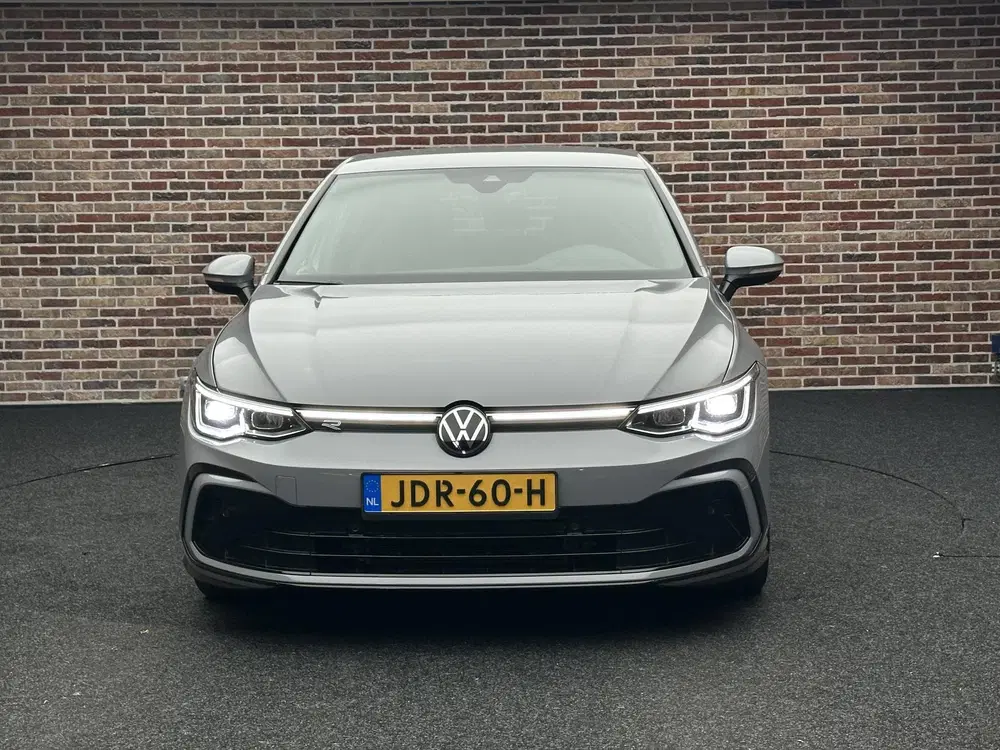 Volkswagen Golf 1.5 eTSI R-Line Dodehoek herkenning uit 2023, foto 5