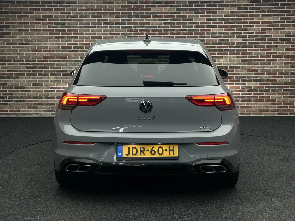 Volkswagen Golf 1.5 eTSI R-Line Dodehoek herkenning uit 2023, foto 7