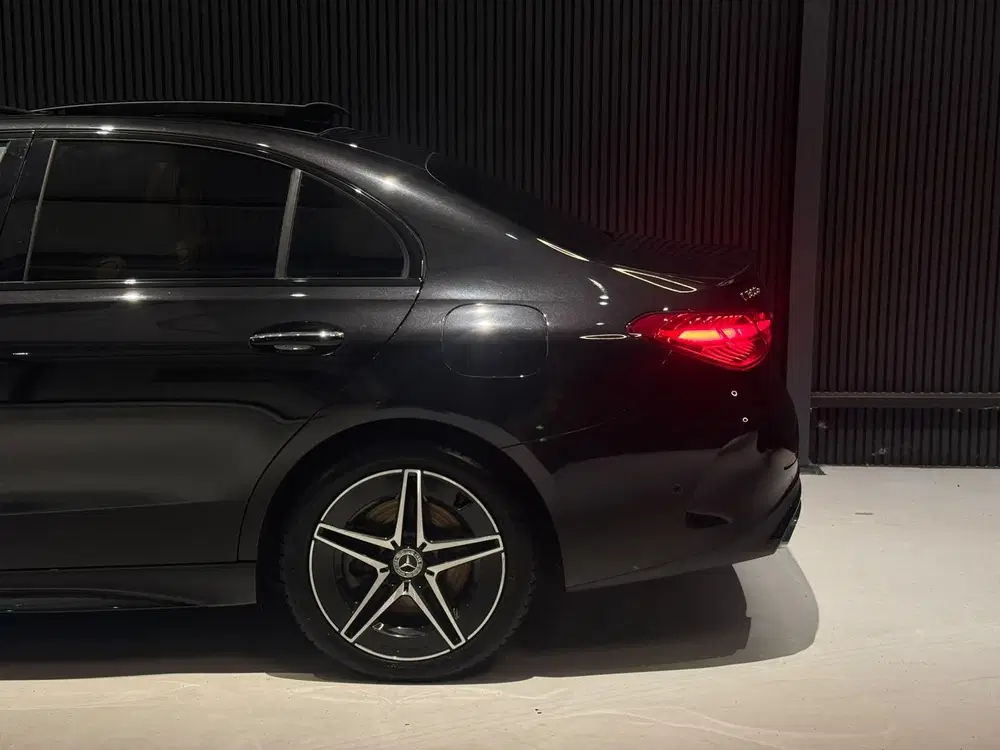 Mercedes-Benz C-Klasse 300e AMG Pano uit 2022, foto 10