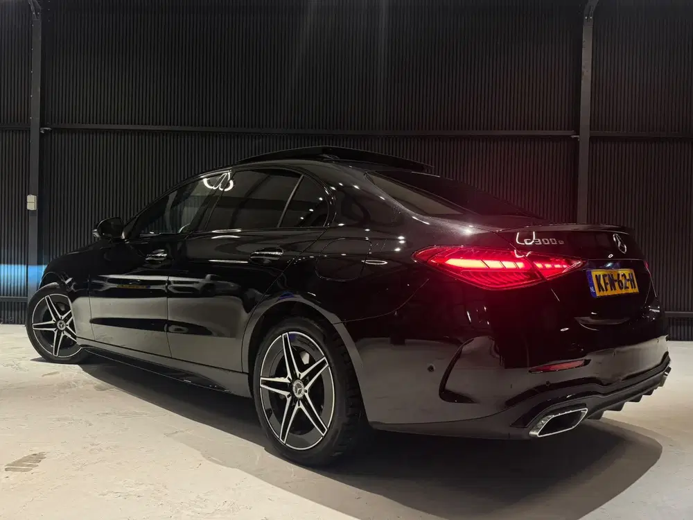 Mercedes-Benz C-Klasse 300e AMG Pano uit 2022, foto 11