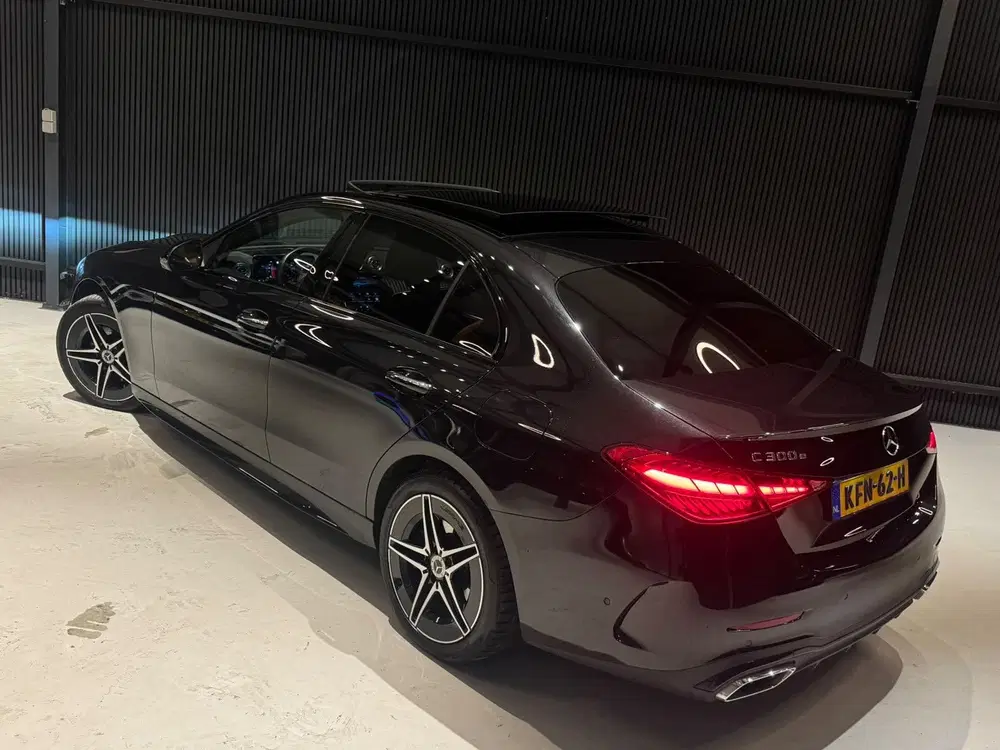Mercedes-Benz C-Klasse 300e AMG Pano uit 2022, foto 12