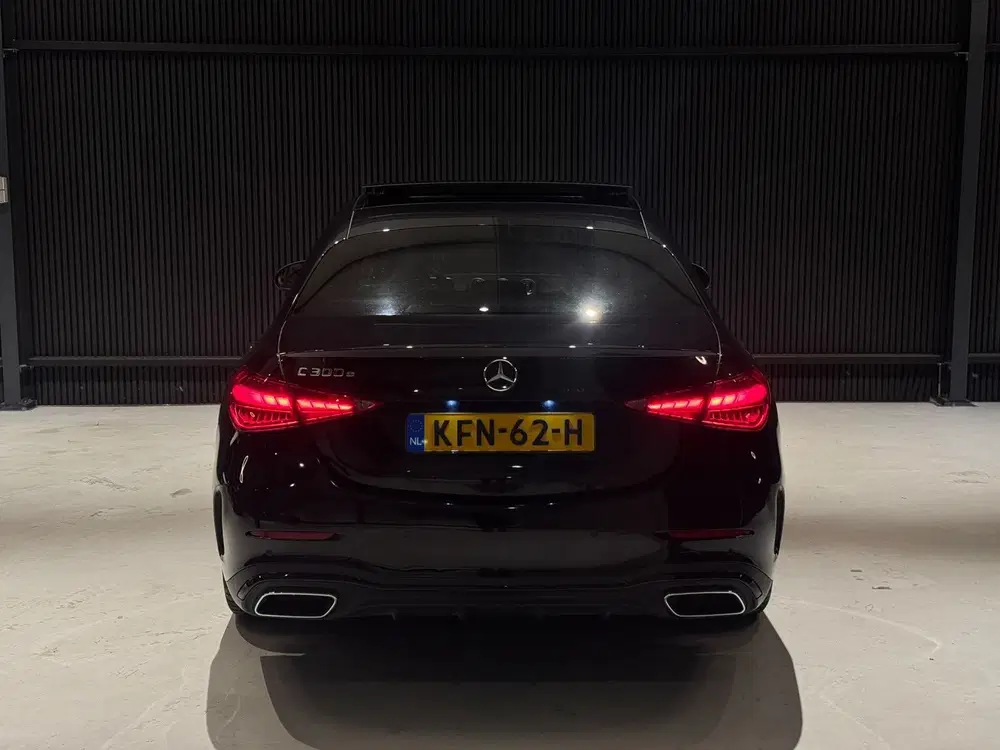 Mercedes-Benz C-Klasse 300e AMG Pano uit 2022, foto 13