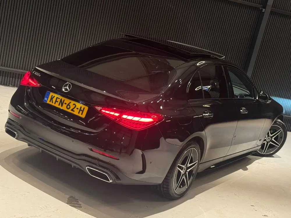 Mercedes-Benz C-Klasse 300e AMG Pano uit 2022, foto 14
