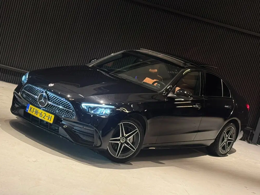Mercedes-Benz C-Klasse 300e AMG Pano uit 2022, foto 2