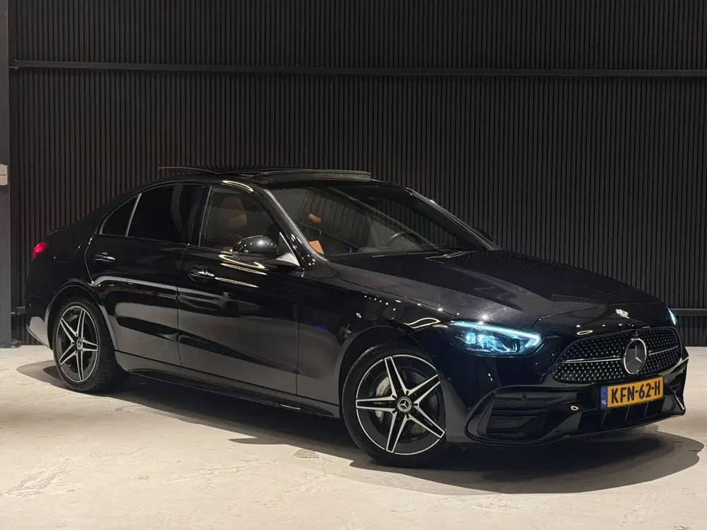 Mercedes-Benz C-Klasse 300e AMG Pano uit 2022, foto 3