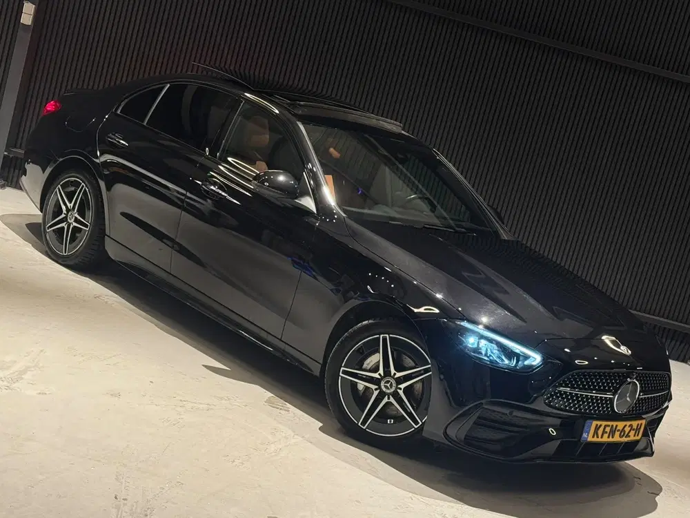 Mercedes-Benz C-Klasse 300e AMG Pano uit 2022, foto 4