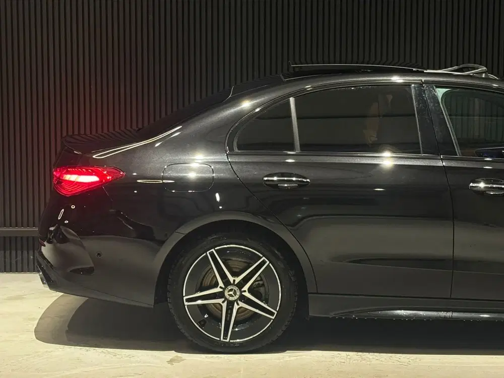 Mercedes-Benz C-Klasse 300e AMG Pano uit 2022, foto 6