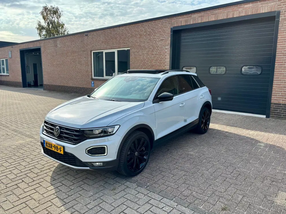 Volkswagen T-Roc 2021 black style uit 2021, foto 9