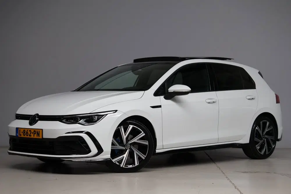 Volkswagen Golf 1.5 eTSI R-Line uit 2020