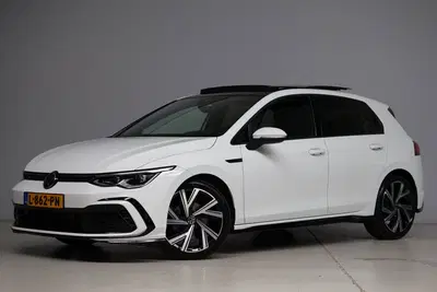 Volkswagen Golf 1.5 eTSI R-Line uit 2020