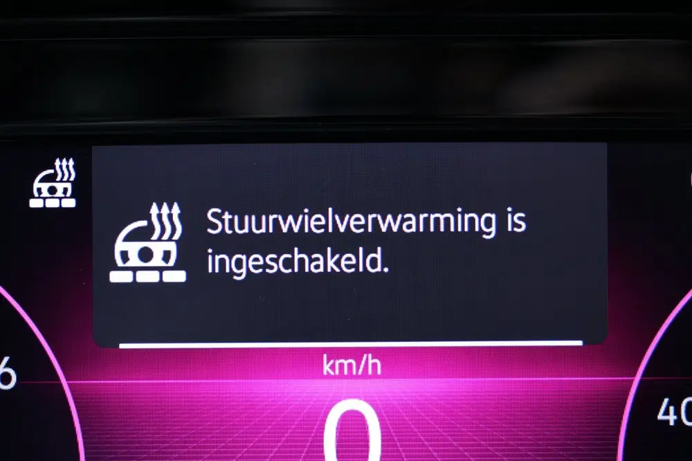 Volkswagen Golf 1.5 eTSI R-Line uit 2020, foto 13