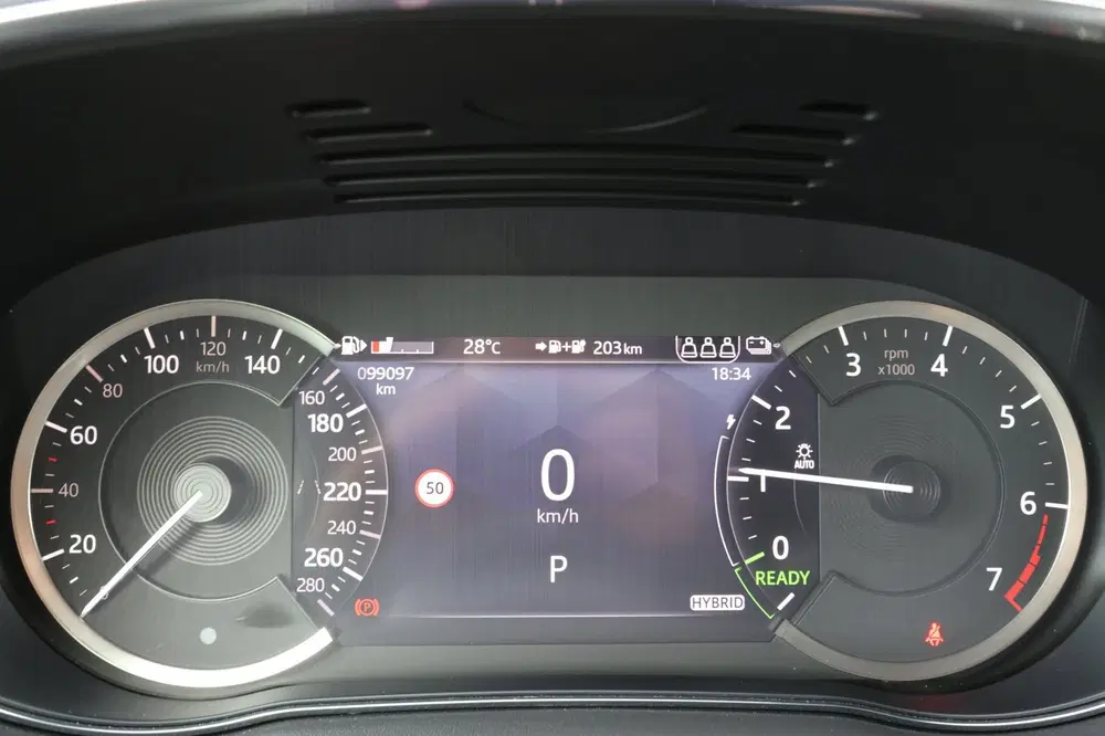Jaguar E-Pace 1.5 P300e AWD R-Dynamic HSE Black Optiek uit 2022, foto 11