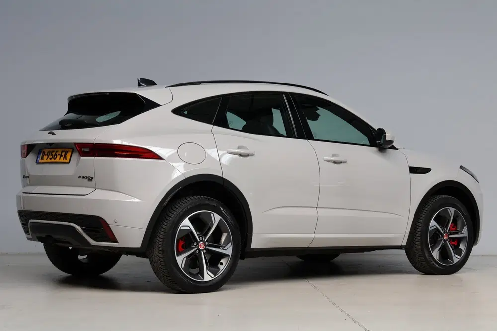 Jaguar E-Pace 1.5 P300e AWD R-Dynamic HSE Black Optiek uit 2022, foto 2