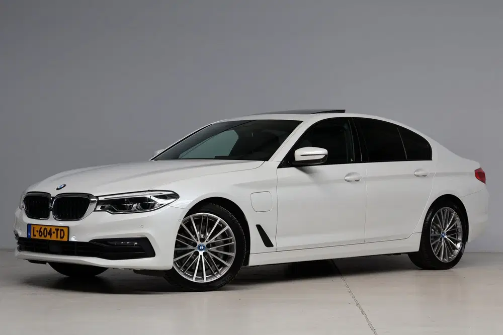 BMW 5-serie 530e Sport Line uit 2019