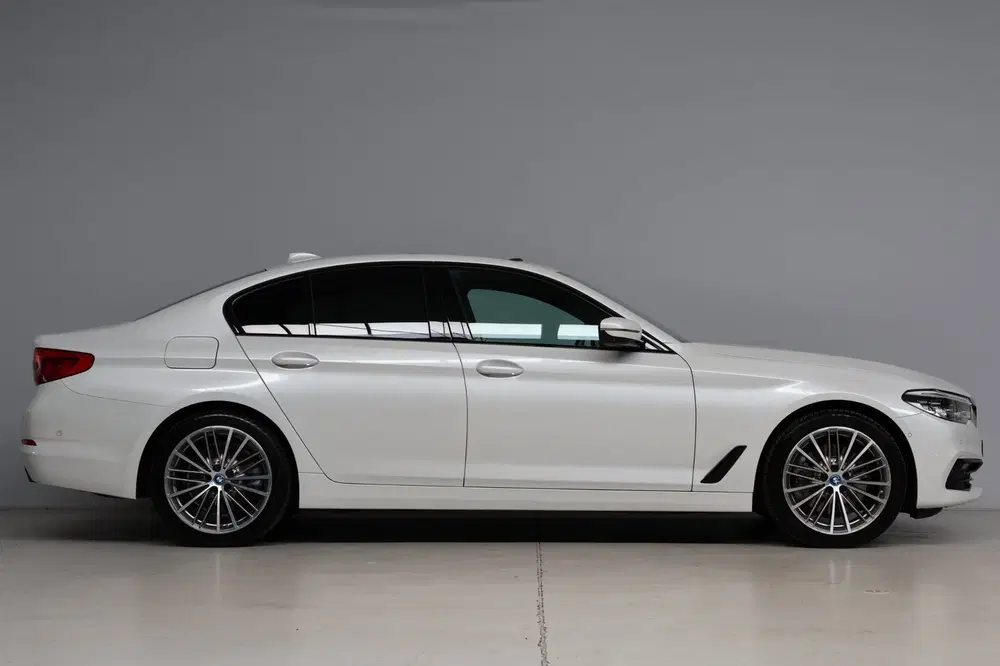 BMW 5-serie 530e Sport Line uit 2019, foto 11