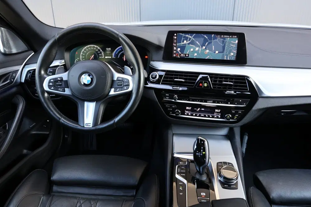 BMW 5-serie 530e Sport Line uit 2019, foto 3