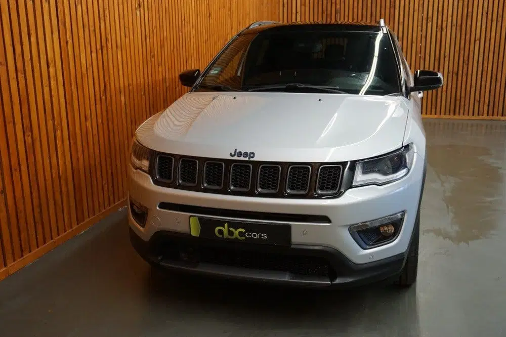 Jeep Compass 4xe 240 Plug-in Hybrid Electric S Automaat uit 2020, foto 2