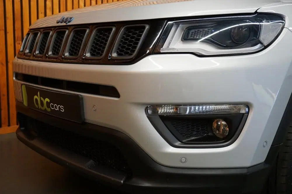 Jeep Compass 4xe 240 Plug-in Hybrid Electric S Automaat uit 2020, foto 3