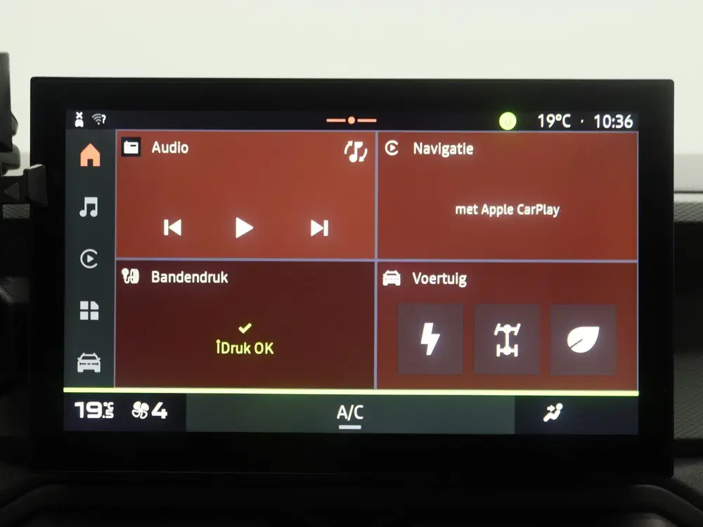 Dacia Duster Hybrid 140 Extreme Apple carplay & android uit 2024, foto 9