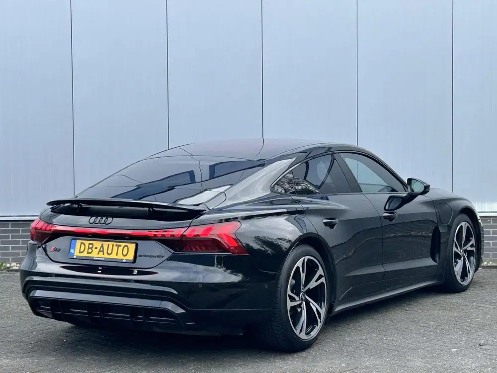 Audi e-tron GT RS 93 kWh uit 2021, foto 2