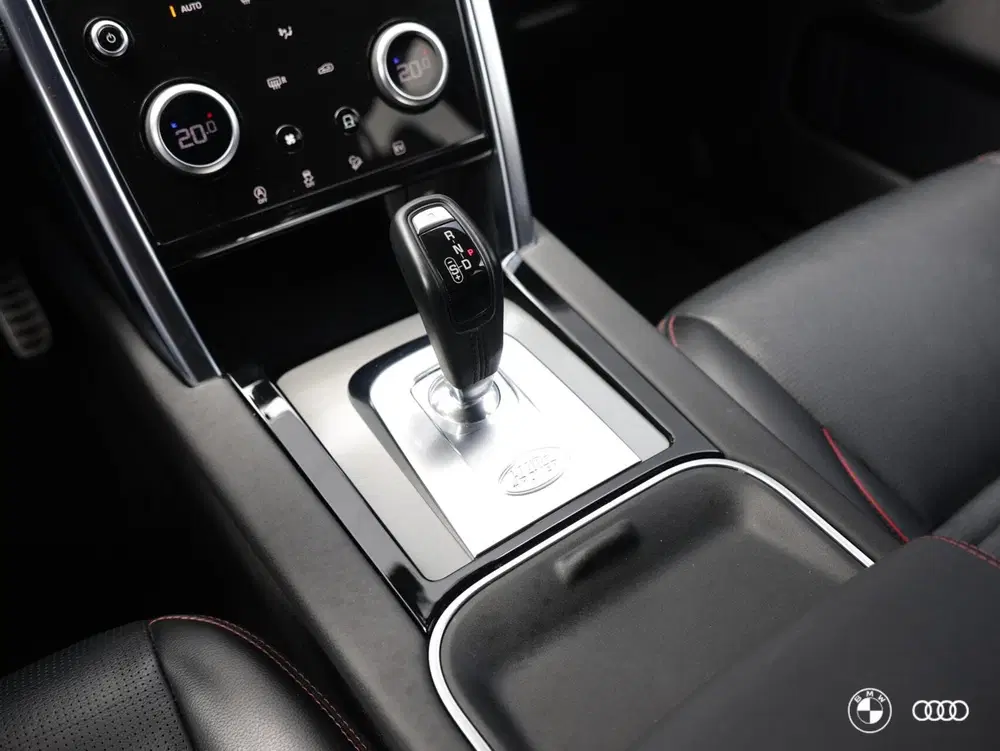 Land Rover Discovery Sport P300e R-DYNAMIC SE uit 2021, foto 10