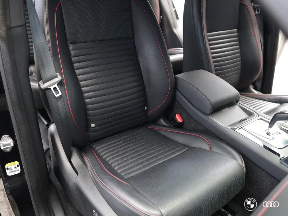 Land Rover Discovery Sport P300e R-DYNAMIC SE uit 2021, foto 15