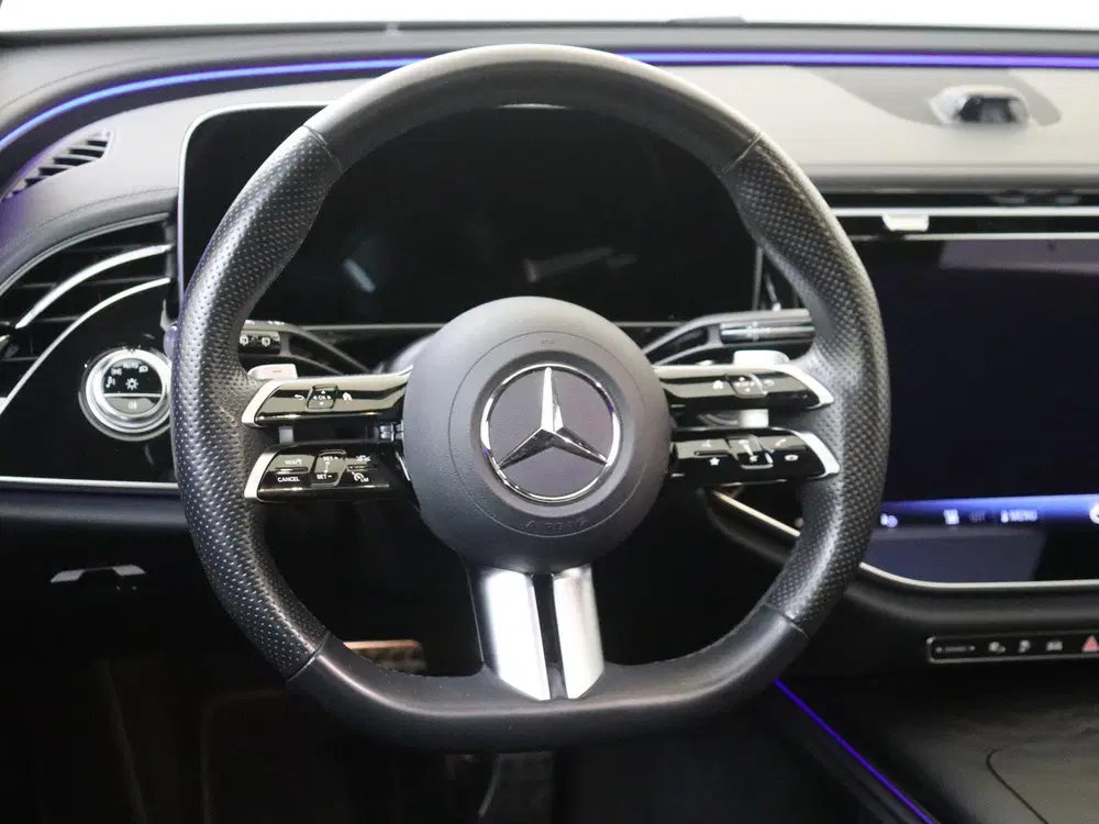 Mercedes-Benz E-Klasse 300 e AMG Line uit 2024, foto 10