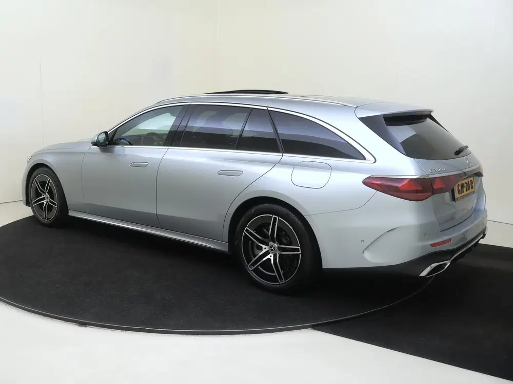 Mercedes-Benz E-Klasse 300 e AMG Line uit 2024, foto 3
