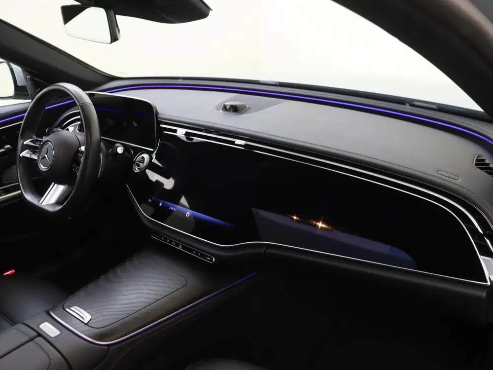 Mercedes-Benz E-Klasse 300 e AMG Line uit 2024, foto 5