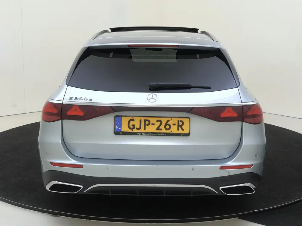 Mercedes-Benz E-Klasse 300 e AMG Line uit 2024, foto 7
