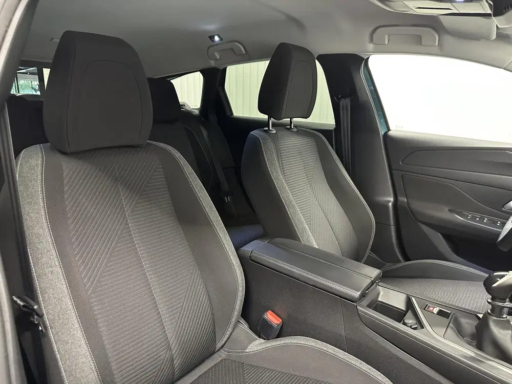 Peugeot 308 1.2 PureTech Active Pack Business NAVI CAR uit 2022, foto 12