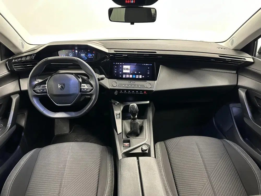Peugeot 308 1.2 PureTech Active Pack Business NAVI CAR uit 2022, foto 2