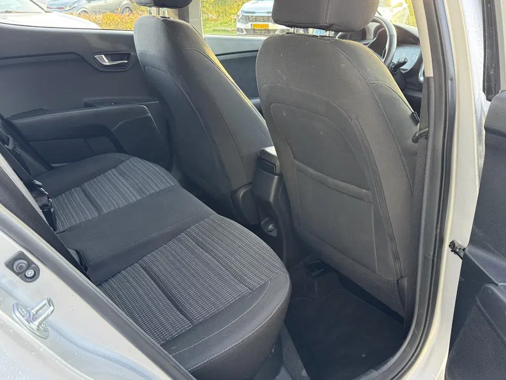 Kia Stonic 1.0 T-GDi MHEV DynamicLine uit 2024, foto 10