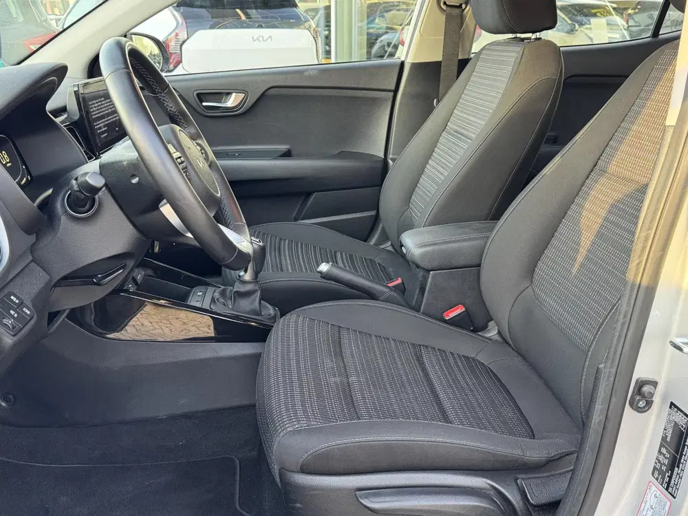 Kia Stonic 1.0 T-GDi MHEV DynamicLine uit 2024, foto 15