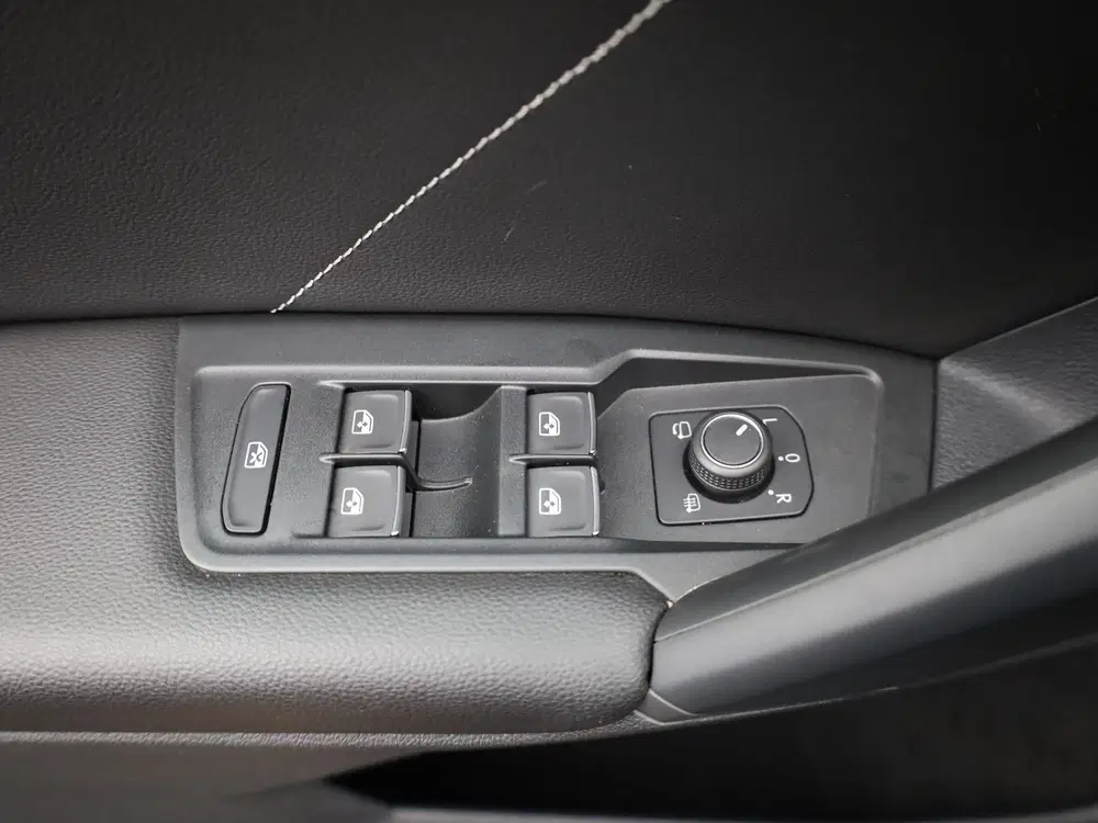 Volkswagen Tiguan 1.5 TSI R-Line Business+ uit 2023, foto 14