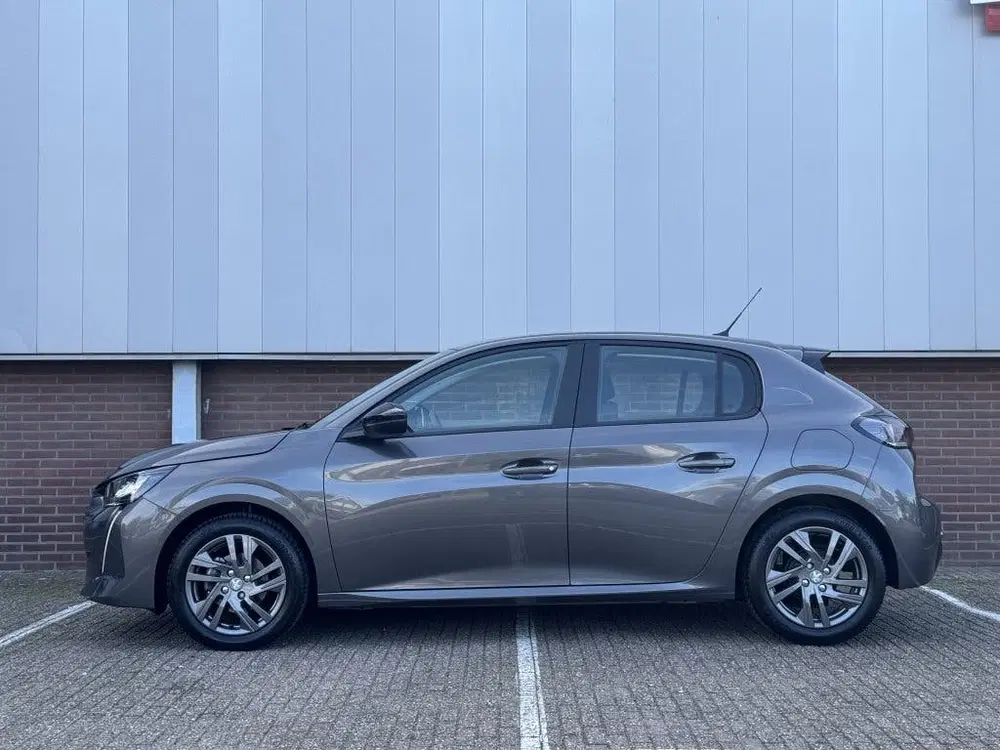 Peugeot 208 1.2 PT Active Pack (bj 2022) uit 2022, foto 2