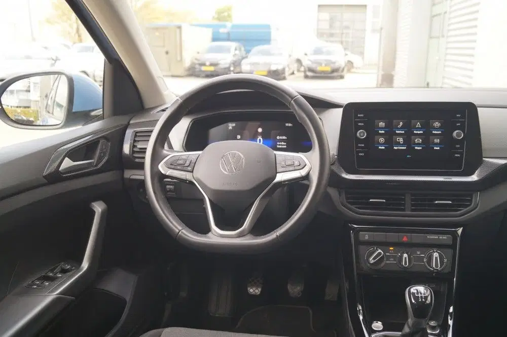 Volkswagen T-Cross 1.0 TSI Life Edition -LED-DIGI-AIRCO-CRUI uit 2024, foto 10