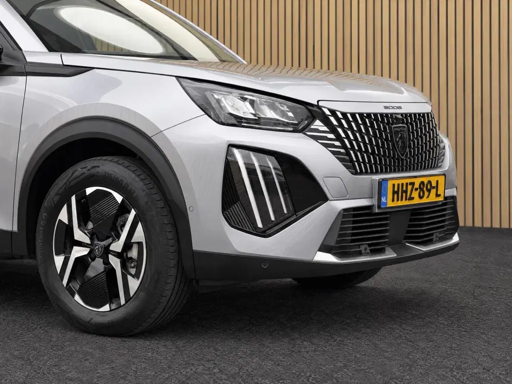 Peugeot 2008 1.2 Hybrid 145 Allure uit 2025, foto 10
