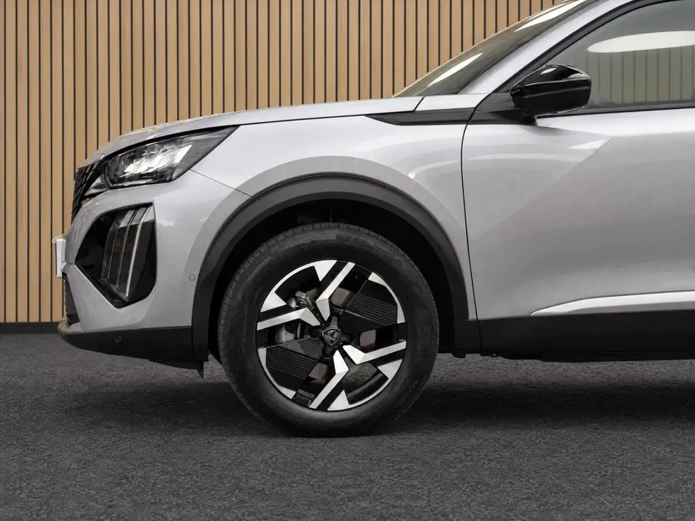 Peugeot 2008 1.2 Hybrid 145 Allure uit 2025, foto 12