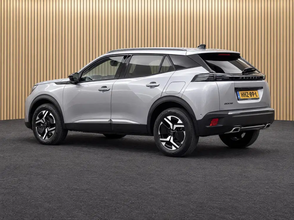 Peugeot 2008 1.2 Hybrid 145 Allure uit 2025, foto 2