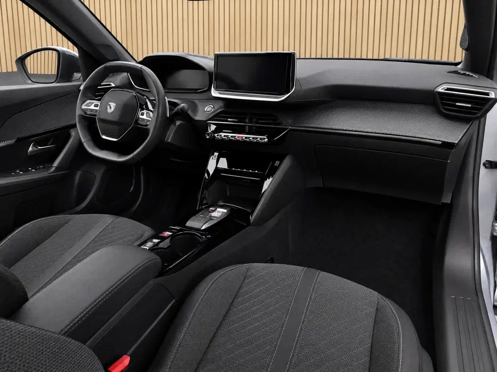Peugeot 2008 1.2 Hybrid 145 Allure uit 2025, foto 3