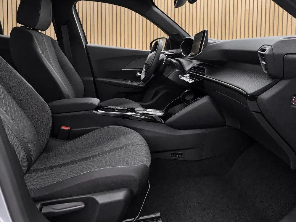 Peugeot 2008 1.2 Hybrid 145 Allure uit 2025, foto 7