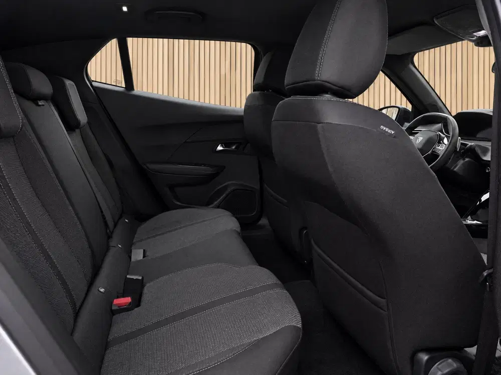 Peugeot 2008 1.2 Hybrid 145 Allure uit 2025, foto 8